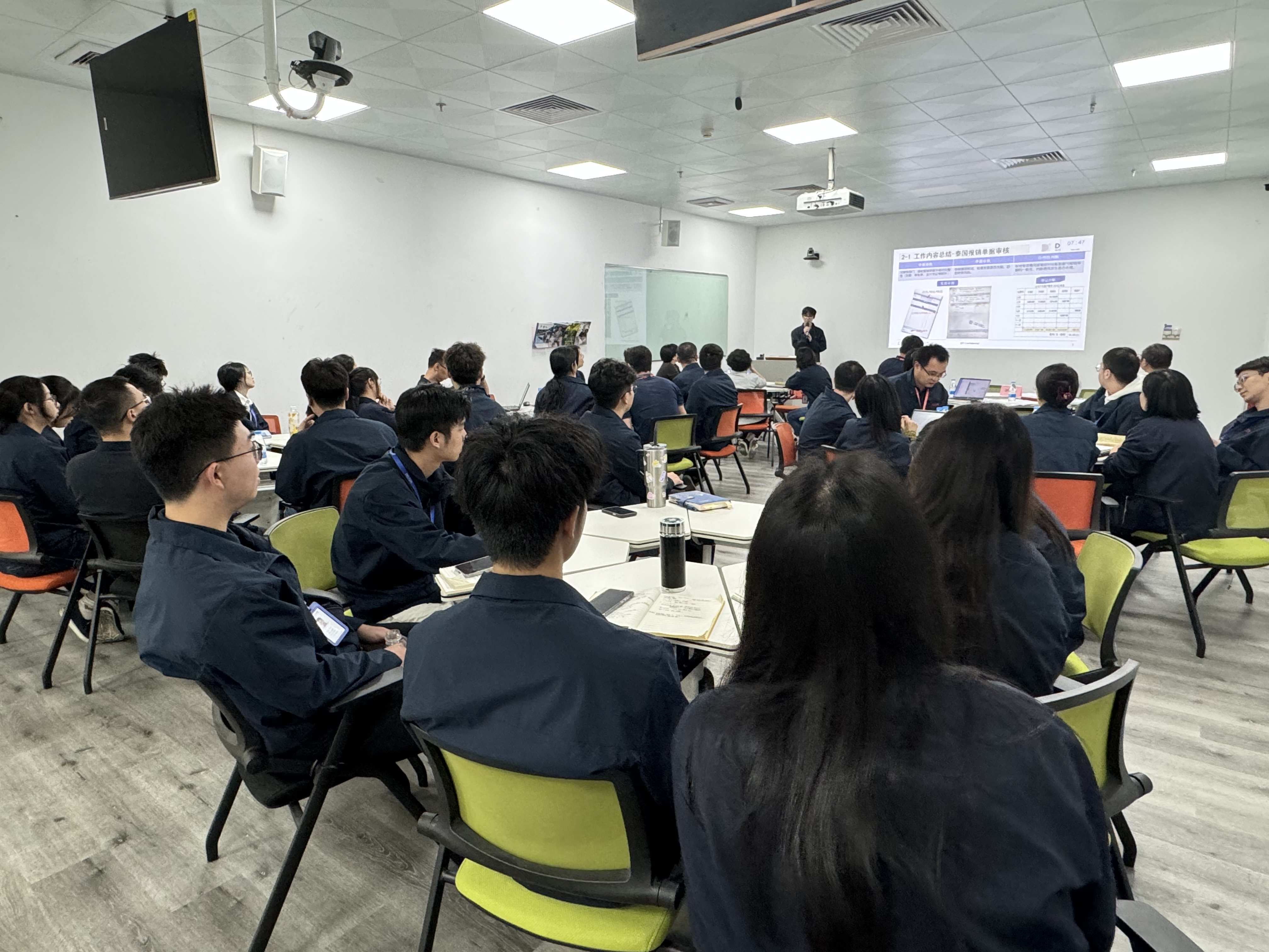 看见银娱CEG优越会生力军——2025届管培生述职汇报